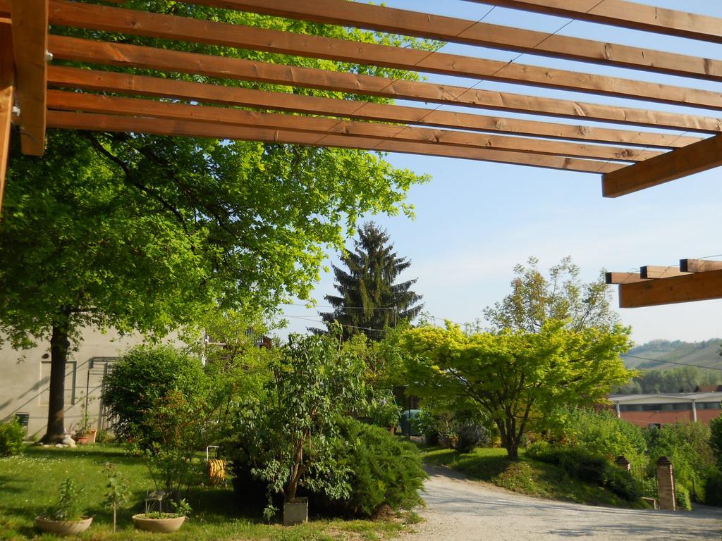 Tenuta Calabiana Диано-д'Альба Экстерьер фото